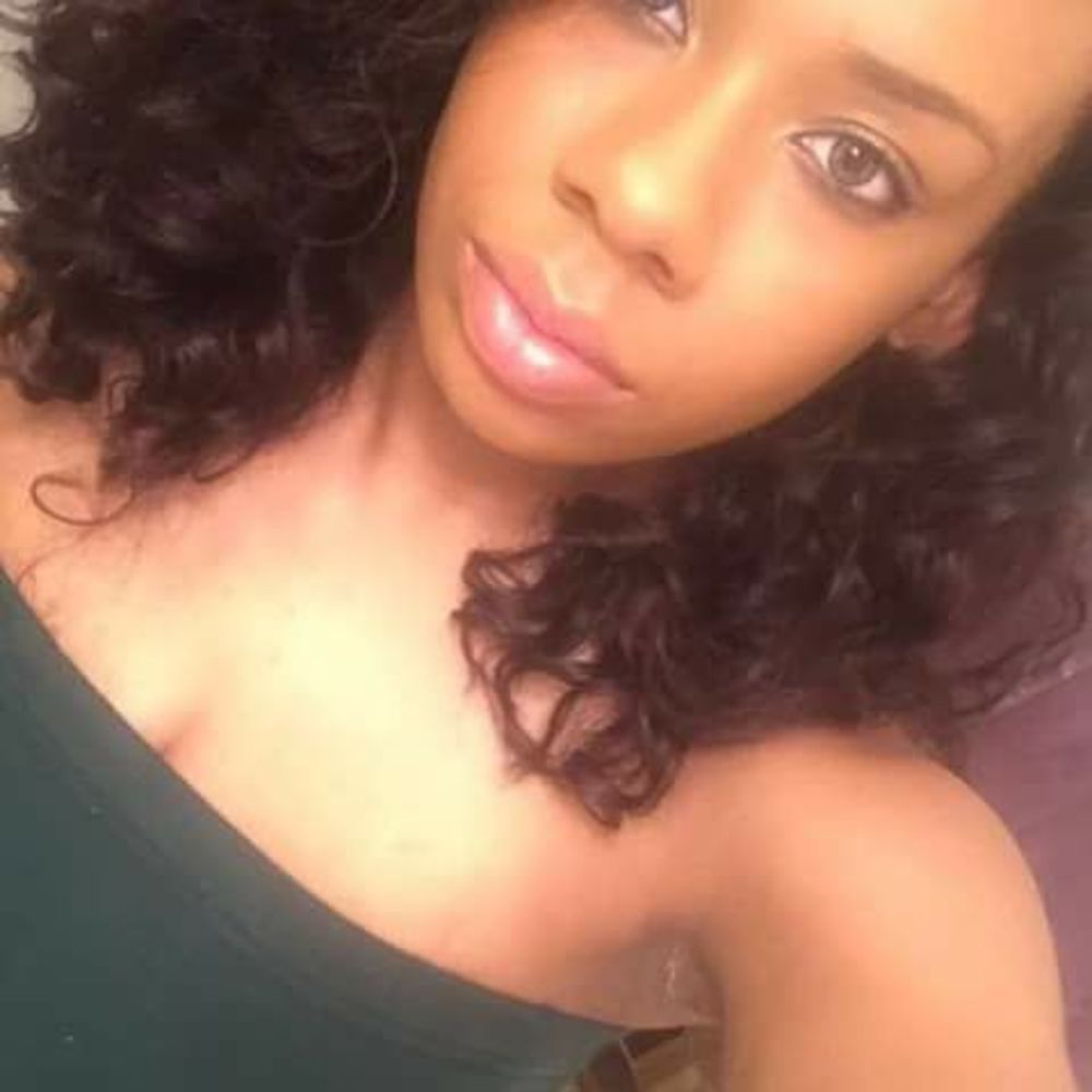 Meet your Posher, Aysha